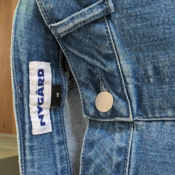 Nygard capris, pull on - Picture 2 of 4